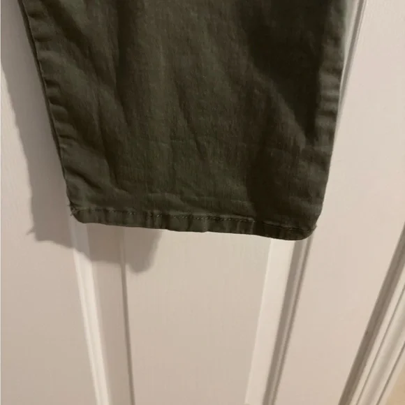 1822 Denim Straight Leg Cargo Pants Military Green Kasey 14 - Picture 7 of 11